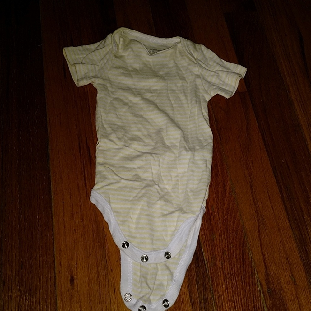 Welcome to the world size 6 to 9 months onesie.